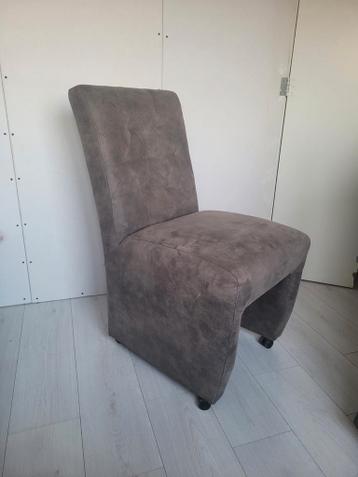 Gratis eettafel stoelen