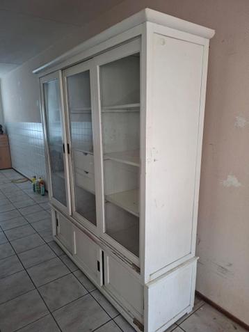 Vitrinekast, ophalen, bieden
