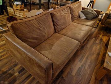 Bruine bank - Moet weg voor zaterdag!