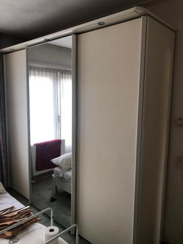 Kledingkast topkwaliteit pm. 300x250x80 zelf demonteren