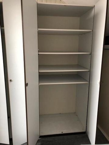 2 witte kasten leg en hang