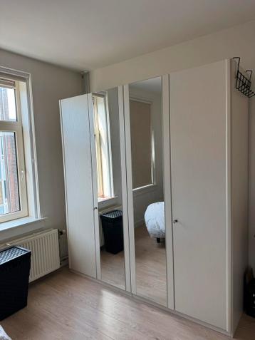 Ruime kledingkast met spiegeldeuren - gratis af te halen