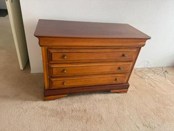 Zeer mooie eiken ladenkast