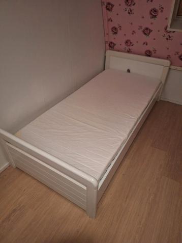 Wit ledikant met verstelbare Auping bodem