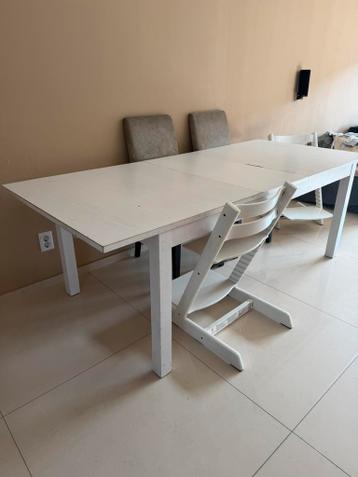 Gratis af te halen: IKEA eettafel (uitschuifbaar tot 260 cm)