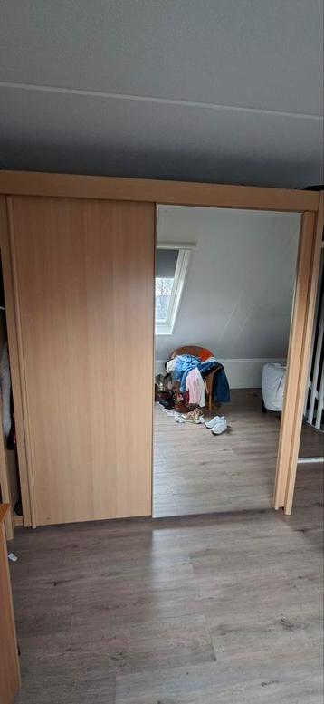 blankeiken kleding kast