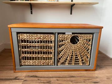 Praktische houten kast/bank voor IKEA-boxen (excl. boxen)