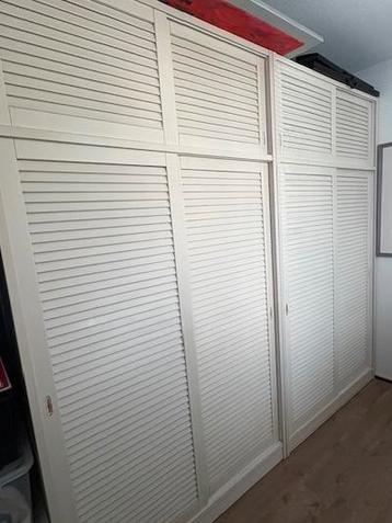 2 Robuuste linnenkasten