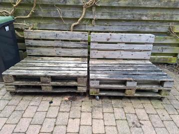 Palletbanken voor open haard of paasvuur gratis