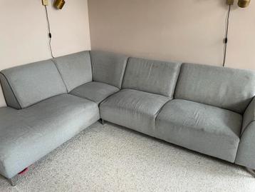 Grijze hoekbank - gebruikt maar stevige bank