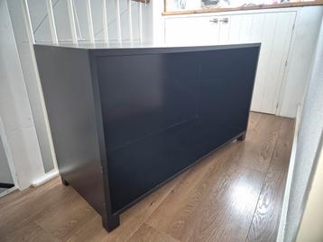Gratis af te halen: zwarte open houten kast 120x45x68.5