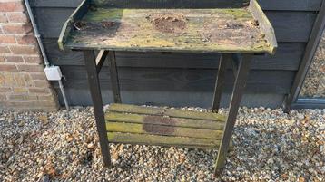Gratis. Site table hout opknapper