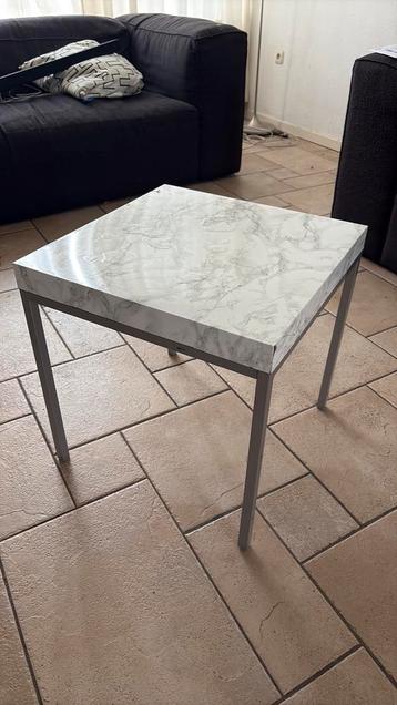 Bijzettafel Marbel look - MOET WEG