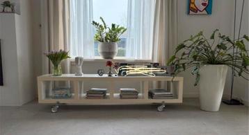 Wit TV-meubel/dressoir op wieltjes