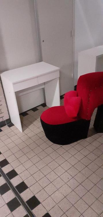 Gratis Make-up tafel ( met stoel als je wilt )