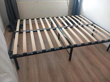 Bedframe met lattenbodem 140x200 - Gratis af te halen