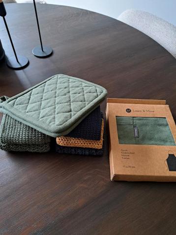 Keukenpakket: Gehaakte gastendoekje, pannenlappen en schort