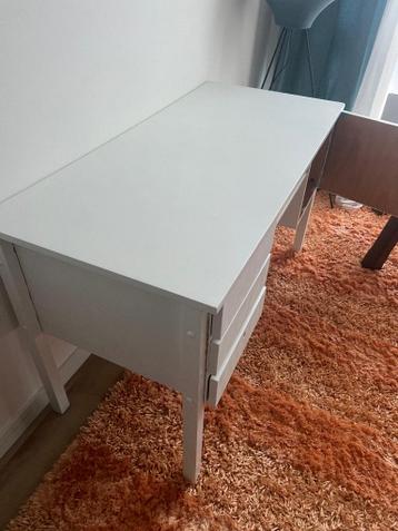 White Desk with Drawers and Storage