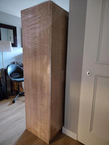 Gratis af te halen: Grenen 2-deurs kast, ca. 175 cm hoog