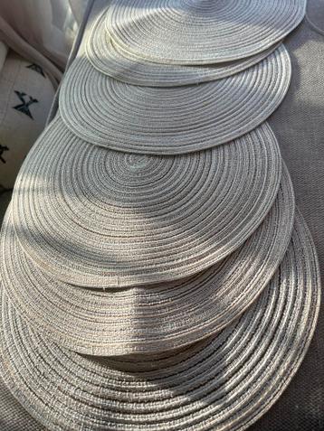 Set van 6 ronde placemats, beige/lichtgrijs