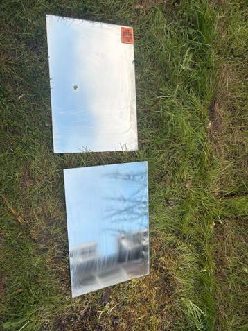 Twee rechthoekige spiegels