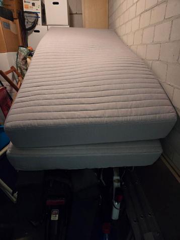 Matrassen:  2 x 1 persoons - Gratis af te halen in Woerden