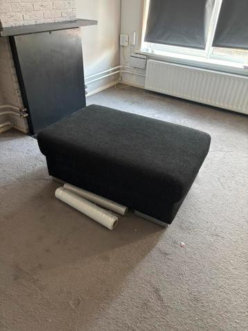 Zwarte poef gratis