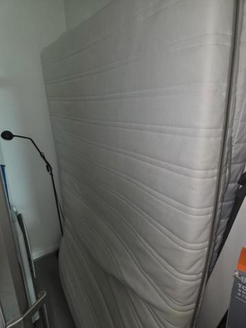 Gratis 2 matrassen 160x200 cm - Ophalen in Maastricht