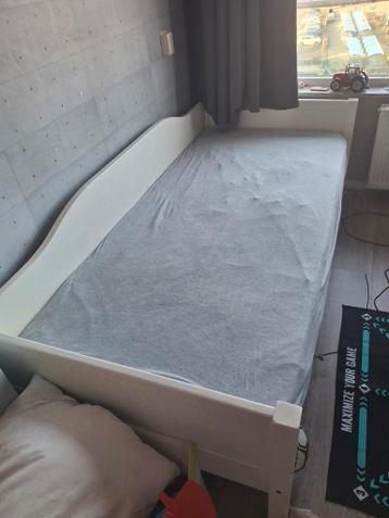 90x200 bed in goede staat, ideaal voor kinderen/logees