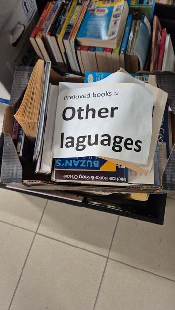 Diverse tweedehands boeken in verschillende talen