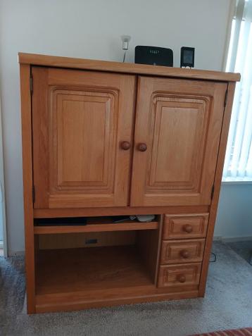 Blank eiken tv kast GRATIS OPHALEN
