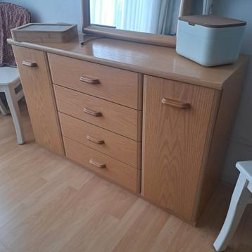 Eikenhouten dressoir met lades en deuren