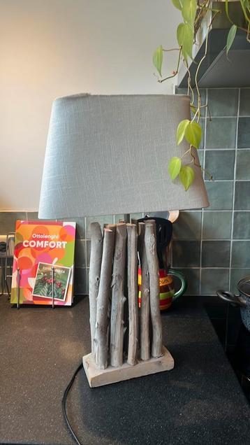 Gratis houten tafellamp - opknapper