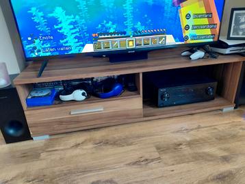 Gratis tv-kast met lichte beschadigingen