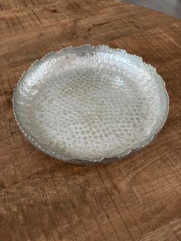 Zilverkleurige schaal