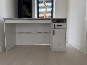 Gratis: wit kinderbureau