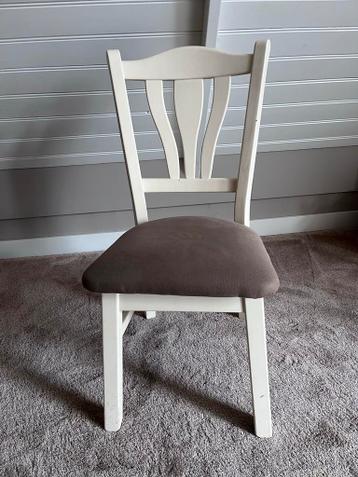 6 eetkamerstoelen gratis af te halen - opknapbeurt nodig