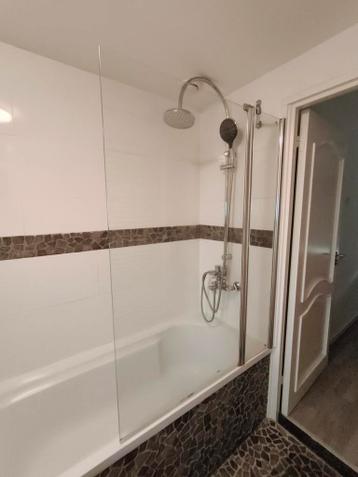 Badwand, douchewand, douchedeur draaibaar gratis