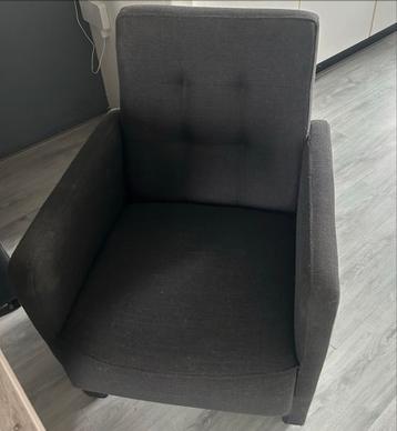 4 antracietkleurige stoelen met wieltjes - gratis af te hale