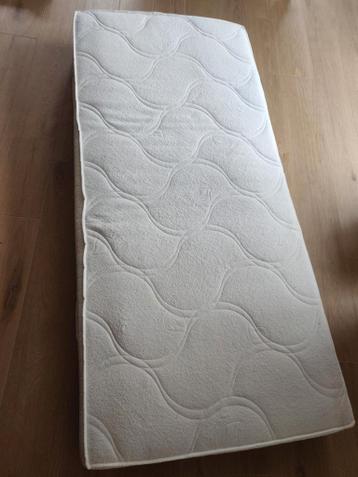 Stevig matras 200x90x20. Gratis afhalen.