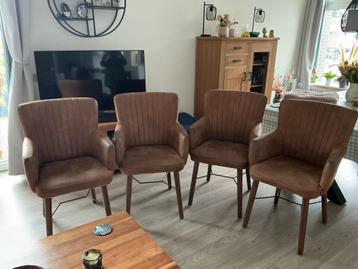 Eetkamerstoelen bruin - vandaag gratis af te halen