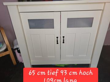 Kinderbed und komode