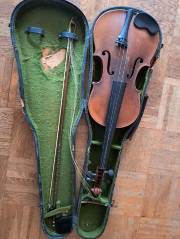 Viool die opnieuw besnaard moet worden. Gratis, op te halen.