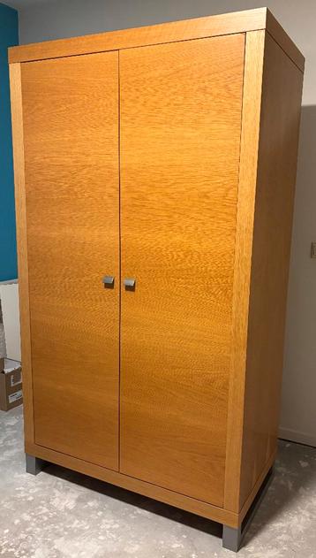 Kledingkast, ladekast. kapstok en bijpassend plankje