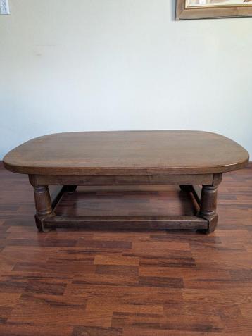 Gratis robuuste salontafel