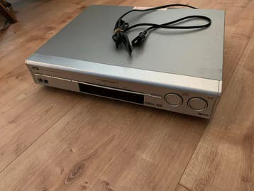 JVC RX-D201 versterker