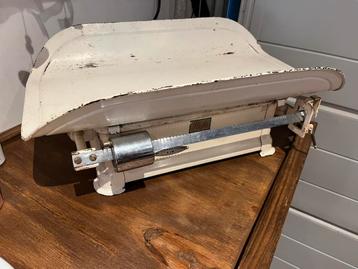 Ouderwetse Baby Weegschaal. (Werkt niet meer)