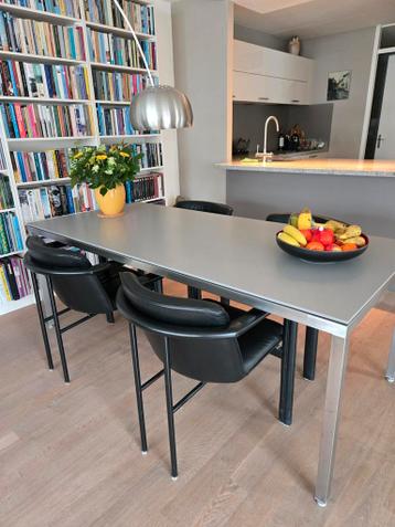 Gratis Eetkamertafel, ook geschikt als buitentafel!