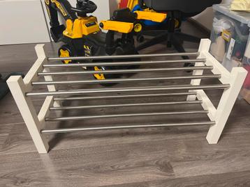 IKEA schoenenrek wit met metalen stangen