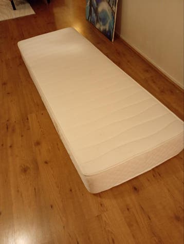 Gratis af te halen matras, nauwelijks gebruikt